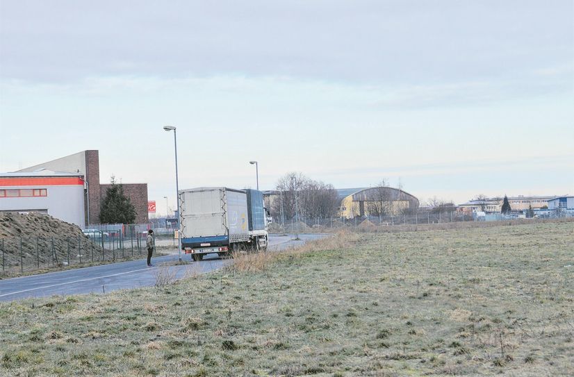 Jetzt kann nach Wünschen eines künftigen Investors auch die Hochspannungsleitung im Gewerbegebiet »Flugplatz« gebaut werden. Das Raumordungsverfahren dafür ist abgeschlossen.