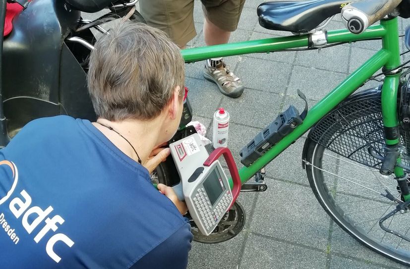Zweck der Codierung ist es, beim Auffinden eines gestohlenen Fahrrads den rechtmäßigen Besitzer ausfindig machen zu können.