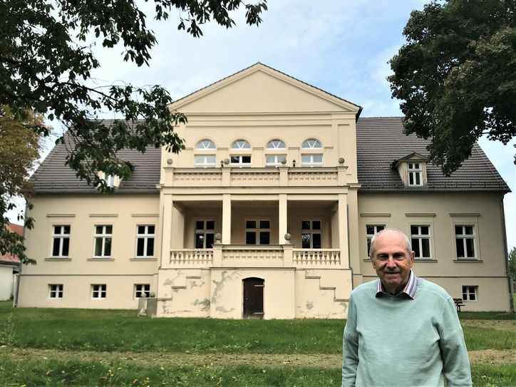 Dr. Hartmut Schatte stellt am 20. November seine neue Doppelchronik vor. Foto: pm