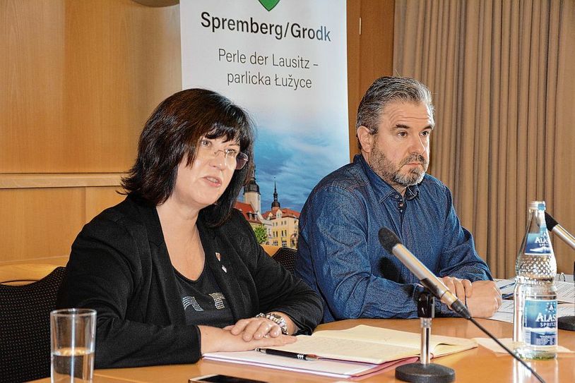 Auch Sprembergs Bürgermeisterin Christine Herntier informierte über geplante Maßnahmen in der Stadt Spremberg aufgrund der aktuellen Corona-Lage. Foto: D. Bogott