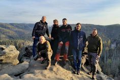 Einige der Vertreter der Nationalparke Deutschlands: A. Frede (Nationalpark Kellerwald-Edersee), M. Hellmund (Müritz-Nationalpark), S. Beck (Nationalpark Schwarzwald), U. Zimmermann (Nationalpark Sächsische Schweiz), F. Krumpen (Nationalpark Eifel), R. Pietsch (Nationalpark Harz, v.l.n.r.).