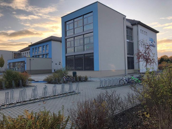 Außenansicht des modernen Anbaus der Liuba-Grundschule. Foto: Stadtverwaltung