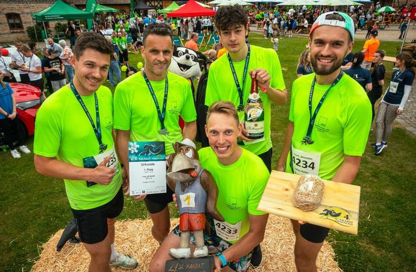 Die Sieger des 4. SC-KRABAT-Firmenlaufes: Team »team_BILDUNG« vom QTZ e.V.