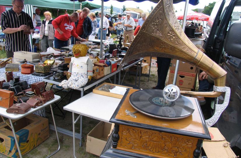 Auf dem großen Flohmarkt findet sich für jeden Geschmack etwas.