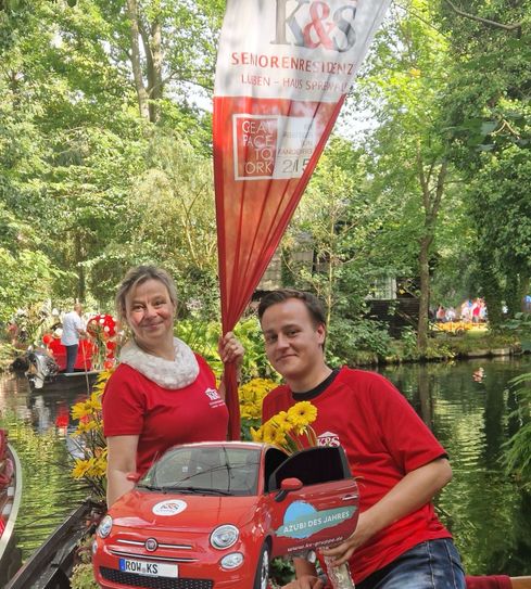 Niclas Petrick durfte sich zum Spreewaldfest in Lübben über Lob, Anerkennung und einen Fiat 500 freuen.