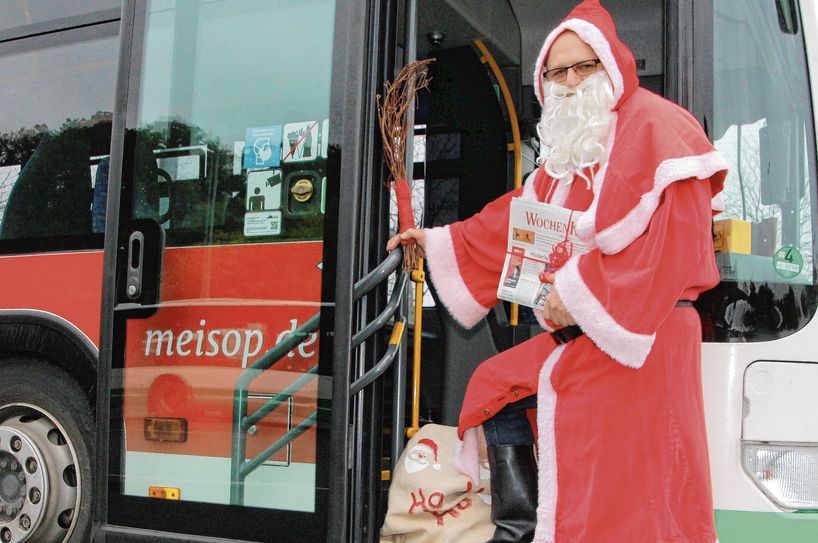 Hagen Mehner (54) spendet seit Jahren in seinem Ehrenamt viel Freude: Er ist Weihnachtsmann aus Leidenschaft und im »zweiten Beruf« seit 1990 Busfahrer bei der Verkehrsgesellschaft Meißen (VGM).