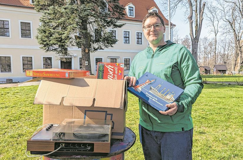 Seit zehn Jahren laufen bei »Cheftrödler« Sven Schöne und seiner Familie alle Fäden für den Spendentrödelmarkt zusammen. Zum 10. Jubiläum gibt es einige gute Veränderungen.