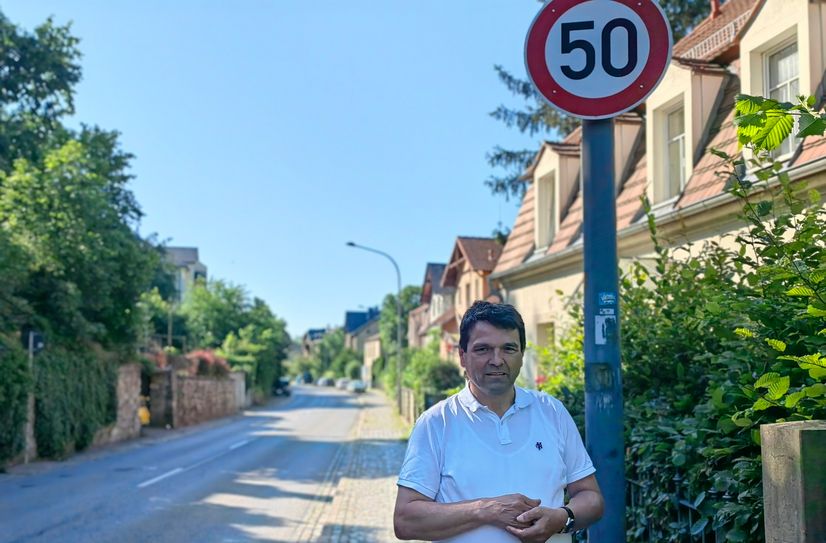 Eng und kurvenreich schlängelt sich die Pillnitzer Landstraße. Auf rd. 4,5 Kilometern wechselt zehn Mal die Höchstgeschwindigkeit.