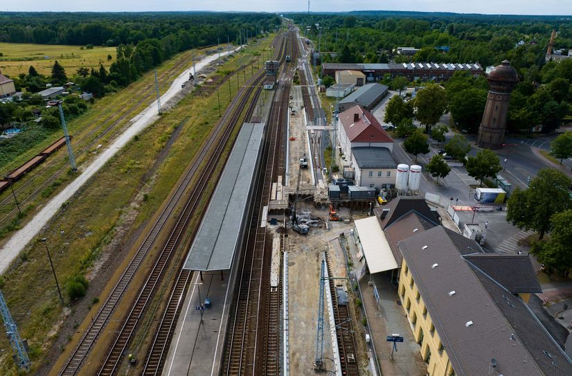 Seit November wird der Hoyerswerdaer Bahnhof umfassend saniert.