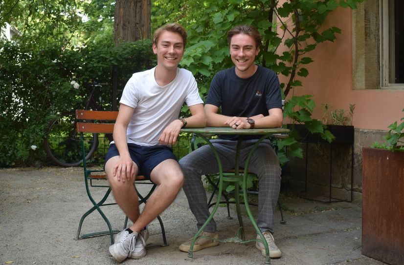 Richard (l.) und Anton Fuchs waren seit 2012 fester Bestandteil des Ensembles der Krabat Festspiele. Jetzt haben sie gerade ihren ersten Kinofilm gedreht.