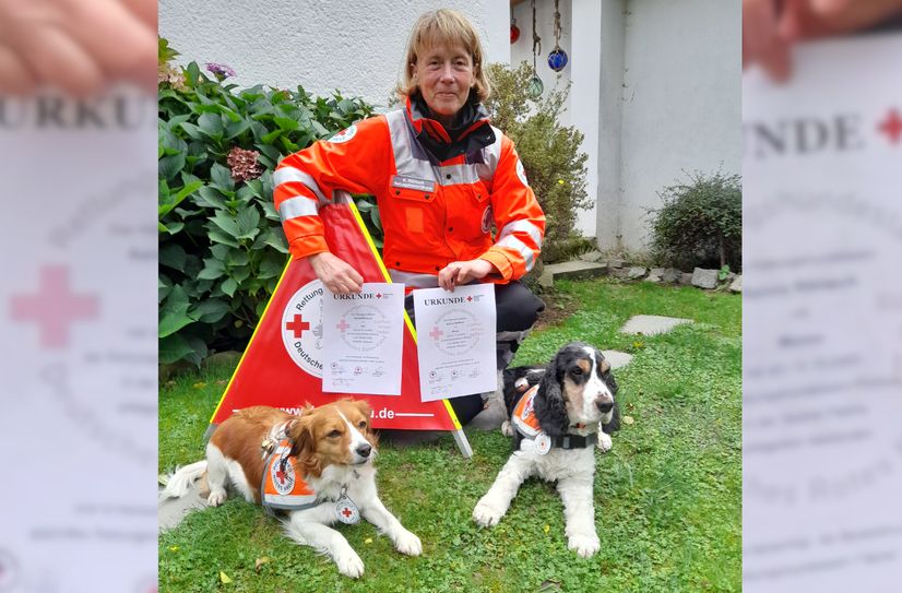 Karola Röntsch mit Dori (links) und Momo.