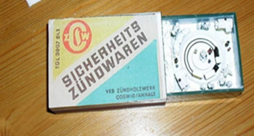 Eine Modellbahn in der Streichholzschachtel mit Uhrwerkantrieb. Foto: FF