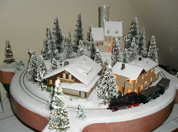 Ein Adventskranz Spur N in 40 Zentimeter Durchmesser. Foto: FF