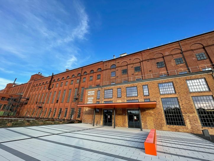 Tradition trifft Moderne: In der einstigen Brikettfabrik wurden weitere Weichen für die Zeit nach der Braunkohle gelegt und Projekte im Gesamtvolumen von rund 120 Millionen befürwortet. Foto: Simons