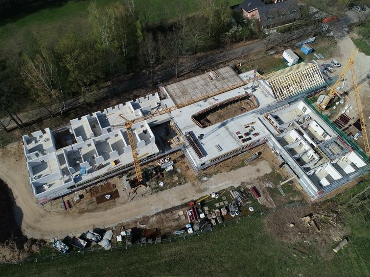 Das Kinderhaus »Pusteblume« der Südbrandenburger Johanniter ist auf einem guten Weg und soll am 1. Mai 2020 eröffnet werden. Das Finanzierungsvolumen beziffert sich auf 9,5 Millionen Euro. Foto: Johanniter-Unfall-Hilfe e.V./Regionalverband Südbrandenburg