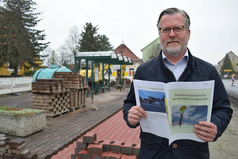 Die Bushaltestelle am Kirchplatz wird derzeit umgebaut. Weitere Haltepunkte werden folgen.