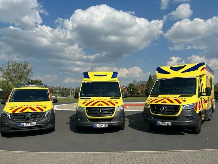 Diese Rettungswagen, Krankentransportwagen und Notarztfahrzeuge kommen künftig im Landkreis Bautzen zum Einsatz