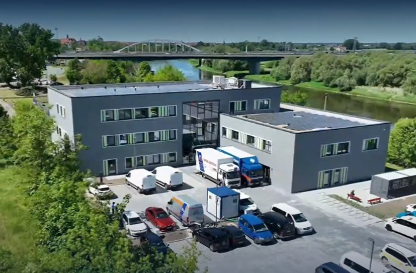 Facharztzentrum der Elblandkliniken Riesa am Elbufer.