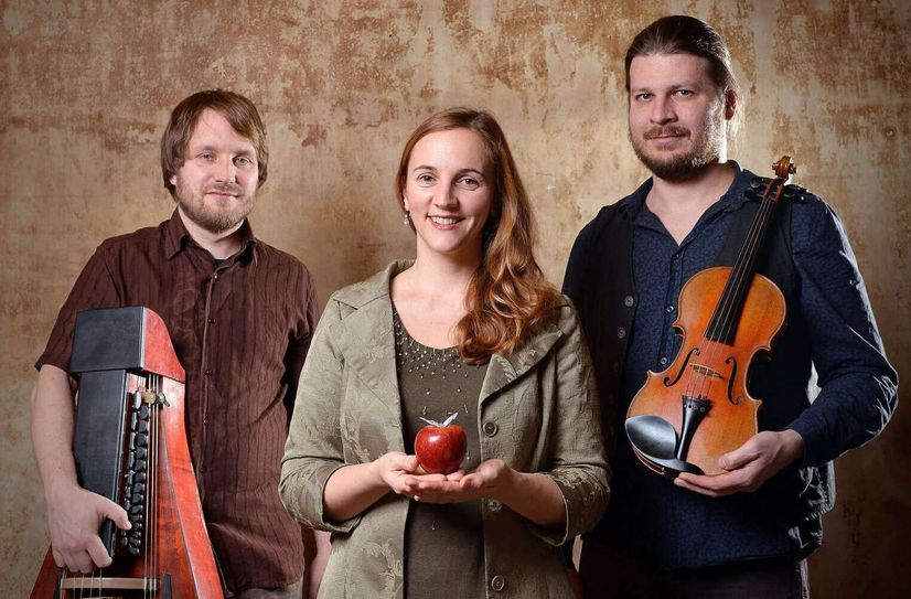 Das Trio "Bube Dame König" mit Till Uhlmann, Juliane Weinelt und Jan Oelmann (v.l.)