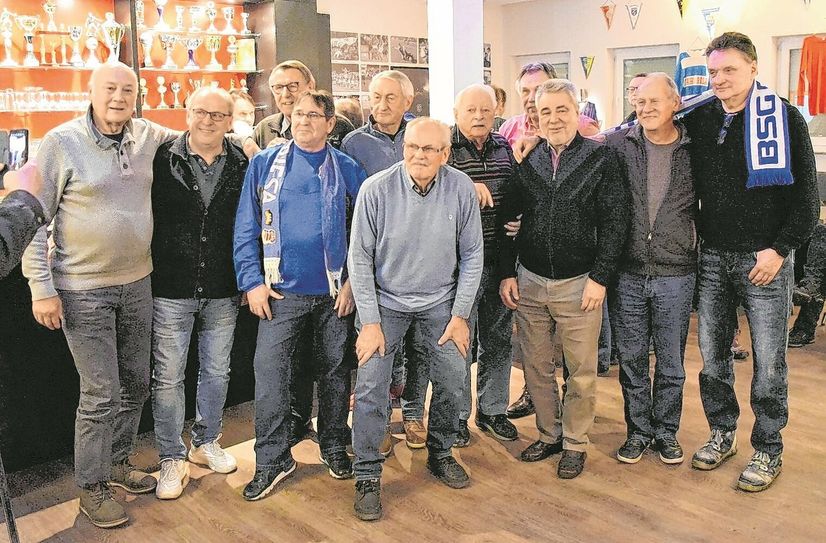 Echte Stahl-Legenden beim Fußball-Traditionsabend der BSG Stahl Riesa.