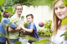 Die Initiative HelferHerzen will zeigen, wie vielfältig Engagement sein kann und wie viel es bewirkt. Foto: PR