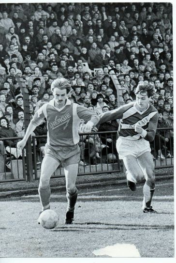 Petrik Sander im DDR-OL-Spiel gegen Wismut Aue vor 16.500 Zuschauern im Stadion der Freundschaft, Endstand 1:0. (Foto: Choritz)