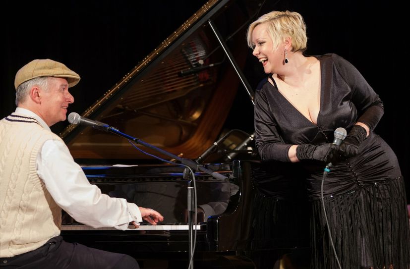 Scarlett Andrews (Vocal) und Christian Christl (Piano).