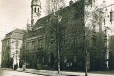 Das Alte Rathaus, fotografiert ungefähr vom Standort der heutigen Sonnenuhr. Foto: Stadtarchiv Cottbus