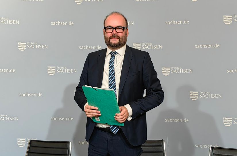 Kultusminister Christian Piwarz stellt die Zahlen für das neue Schuljahr vor.