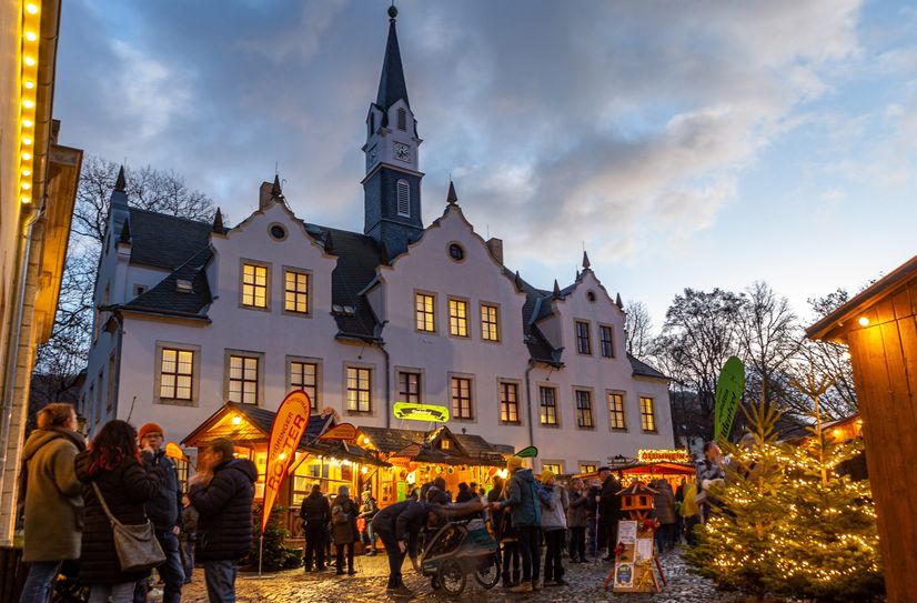 Schloss Burgk lädt Groß und Klein zum weihnachtlichen Treiben ein.