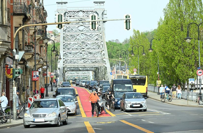 Es ist das Gesprächsthema in Dresden: der Verkehrsversuch am Blauen Wunder. Doch zu versuchen gab es hier nichts, die Enge bleibt alternativlos und hinterlässt die alten grundsätzlichen Fragen.