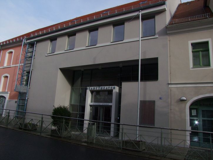 Im neuen Kamenzer Stadttheater soll Anfang Oktober, voraussichtlich am Einheitsfeiertag, 3. Oktober, eine große Wiedereröffnungsparty gefeiert werden, verbunden mit einem Tag der offenen Tür.