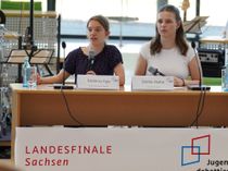Malena Ilge (l.) wird Zweitplatzierte und Vertritt Sachsen beim Bundeswettbewerb.
