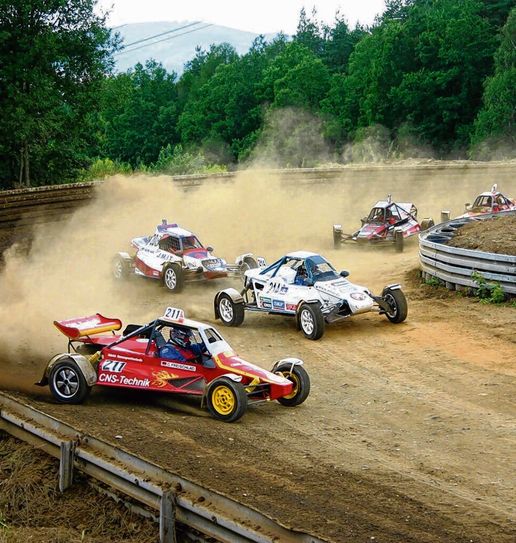 Die Autocross-Rennen auf dem Matschenberg liefern jede Menge Action. Vorbeischauen lohnt sich. Foto: Archiv/PR