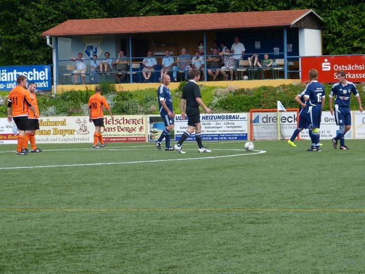 Der Aufsteiger (Langburkersdorf) stellt das Stadion für die Begegnung mit dem Ortsnachbarn. Foto: Verein