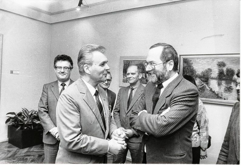 Vor der Unterzeichnung des Partnerschaftsvertrages: Die Oberbürgermeister Erhard Müller und Hans-Jürgen Koebnick im Gespräch. Alt-Oberbürgermeister Müller verstarb im März 2017 wenige Tage vor seinem 91. Geburtstag.