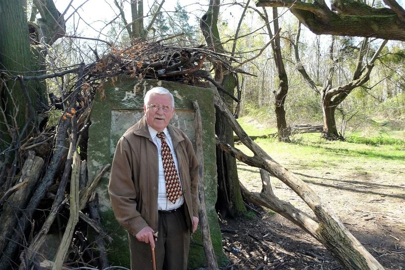 Klaus Fiedler auf dem Kohlbergplateau, wo wenige Meter entfernt  die ehemalige Ausflugsgaststätte stand. Foto: privat