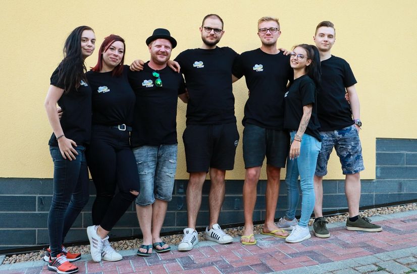 Die Partypeople Ost (v.l.n.r.): Jessica Schurz, Vicky Kupferschmidt, Max Stange, Benjamin Sprotte, Dominic Bachmann, Natalie Driese und Philipp Howainsky.