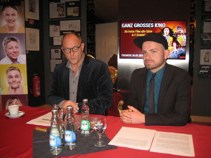 Comödie-Chef Olaf Maatz und Intendant Christian Kühn stellen den Spielplan fürs Jubiläumsjahr vor. Foto: Eberlein