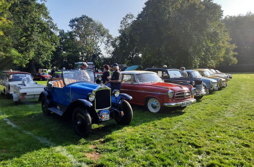 Oldtimer-Fans können ihre Schätze präsentieren oder die von anderen Fans bestaunen.