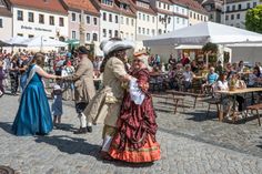 Ein besonderer Höhepunkt wird das Wiener-Walzer-Tanzen auf dem Stolpener Marktplatz sein.