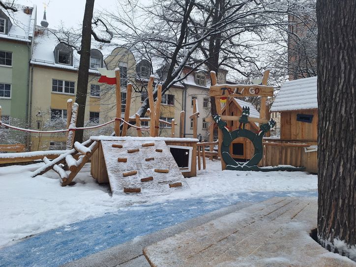 Der schicke Trilingo-Spielplatz am Prof. Kiesow-Weg ist freigegeben.