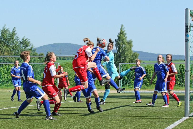 Symbolbild. Die Frauen und der Nachwuchs sind kommendes Wochenende auf den Heimplätzen in Bischofswerda gefragt. Highlight: Das Sachsenpokal-Halbfinale der C-Mädels gegen den Chemnitzer FC.