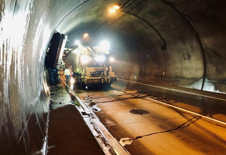 Reinigungsarbeiten im Tunnel Königshainer Berge. Foto: Autobahn GmbH des Bundes