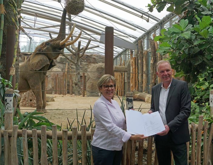 Sachsens Kultusministerin Barbara Klepsch und Zoodirektor Karl-Heinz Ukena. Foto: Zoo Dresden