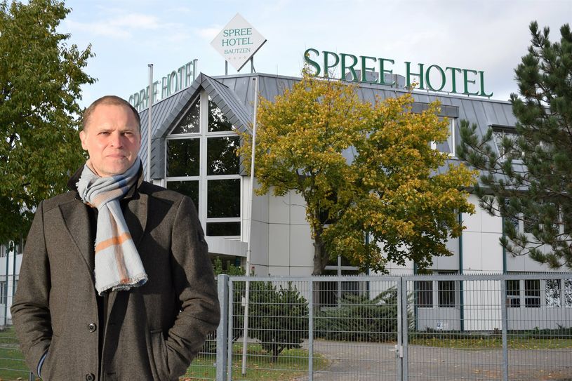 Der Fraktionsvorsitzende der Bautzener AfD, Frank Peschel, möchte für mehr Sicherheit rund um das Spreehotel sorgen.