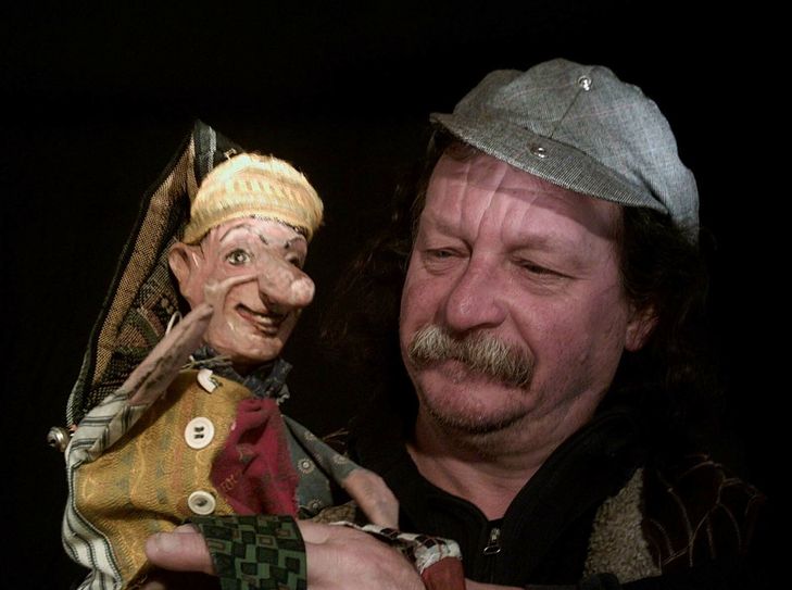 Volkmar Funke und seine Handpuppen sind am 22. Dezember im aufLADEN zu Gast.  Foto: privat