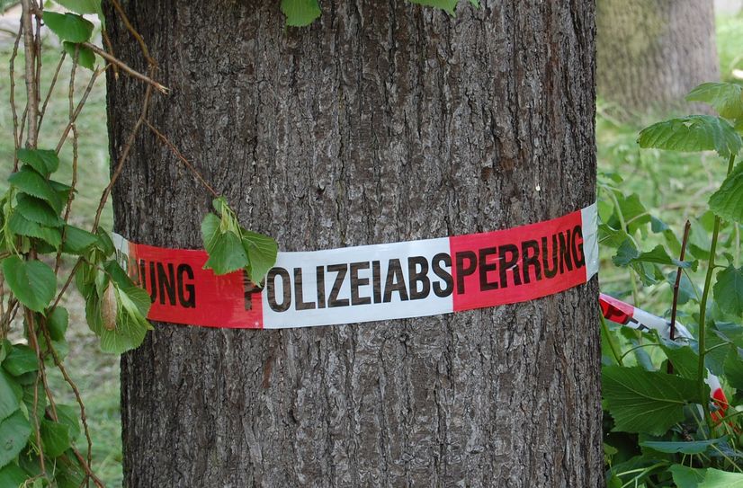 Die Anlage ist für die Dauer der Ermittlungen abgesperrt.