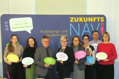 Das Organisationsteam des Zukunfts-Navi: Katarzyna Strochalska von der IHK Dresden (Geschäftsstelle Bautzen), Professorin Dr. Katharina Bühn, Leiterin der DHSN Staatlichen Studienakademie Bautzen, Uwe Richter, Schulleiter des Beruflichen Schulzentrums Bautzen, Dr. Romy Reinisch, Beigeordnete des Landrates, Marion Richter, Leiterin der Agentur für Arbeit in Bautzen, Kristin Penther, Dezernentin des Landratsamtes Bautzen, Torsten Schölzel, Geschäftsführer der Kreishandwerkerschaft Bautzen und Heike Raue von der Stadtverwaltung Bautzen.
