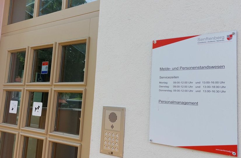 Im Senftenberger Einwohnermeldeamt gibt es im August aufgrund Krankheit und Urlaubszeit verkürzte Öffnungszeiten.